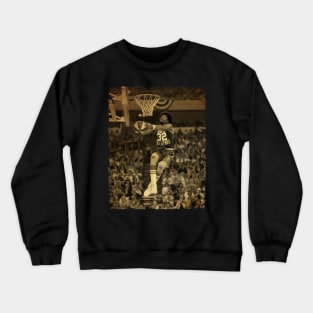 Julius Erving - Vintage Design Of Basketball Crewneck Sweatshirt